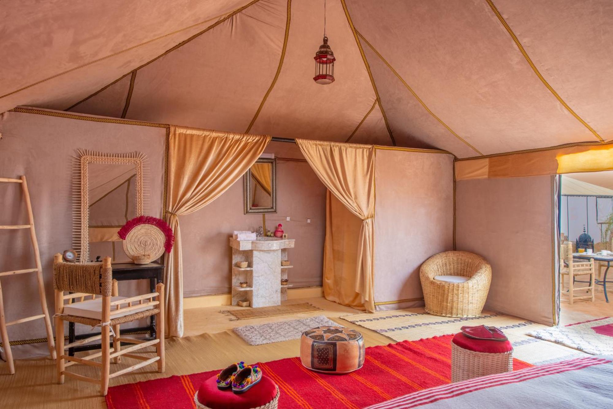Готель Sanmao Royal Camp 皇家营地 Мерзуга Екстер'єр фото