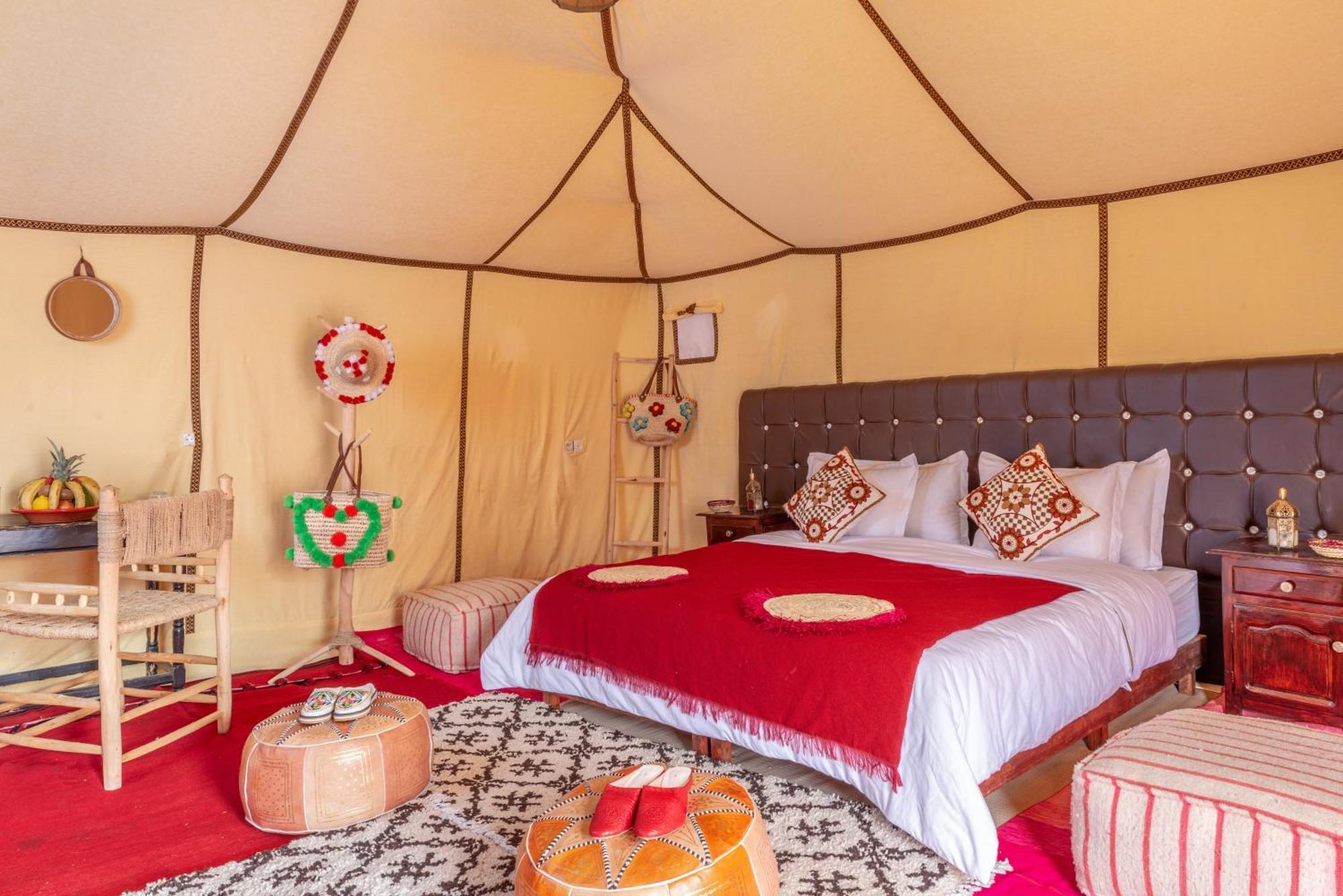 Готель Sanmao Royal Camp 皇家营地 Мерзуга Екстер'єр фото
