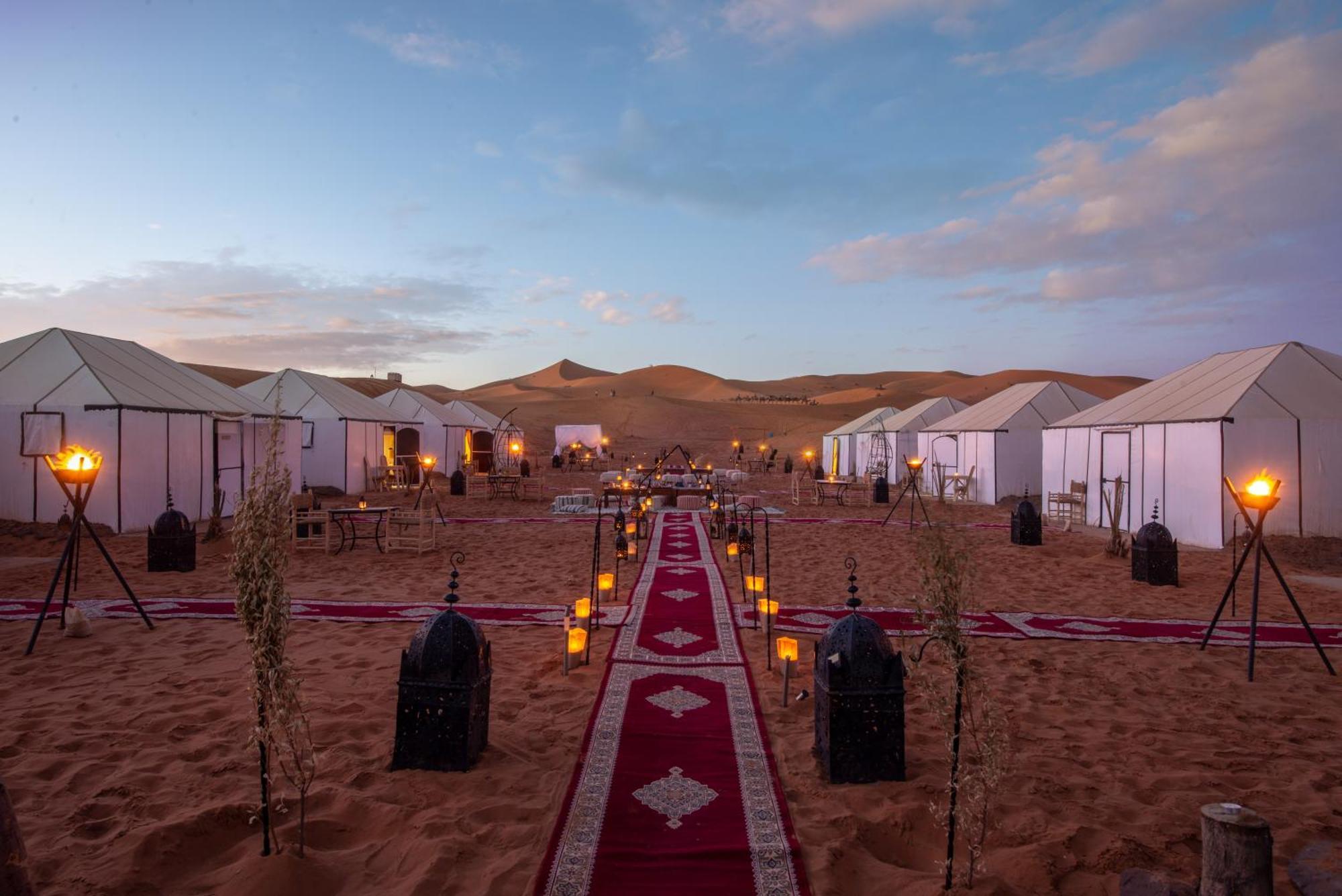 Готель Sanmao Royal Camp 皇家营地 Мерзуга Екстер'єр фото